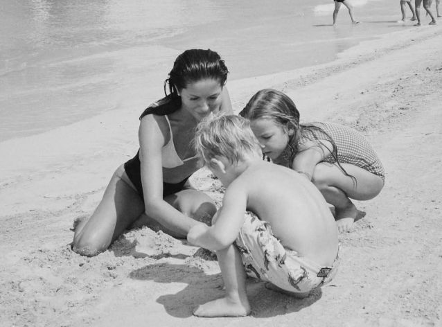 Нюша и её дети: на что готова звезда ради карьеры?