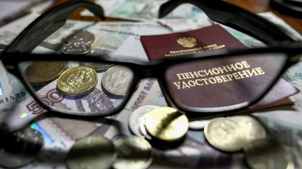 Пенсии в России: рост на 11,7% в 2025 году