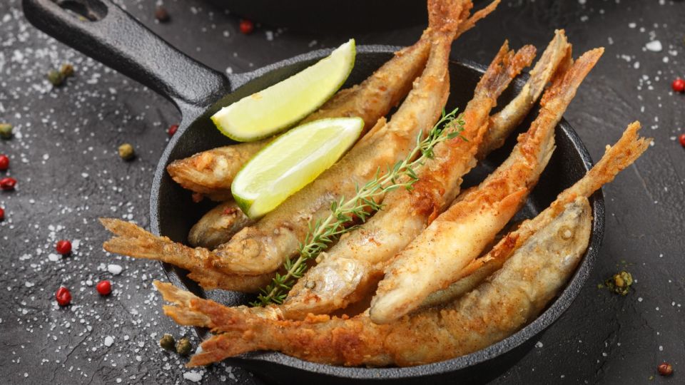 Не вздумайте чистить: корюшку и мойву шеф-повара готовят только так