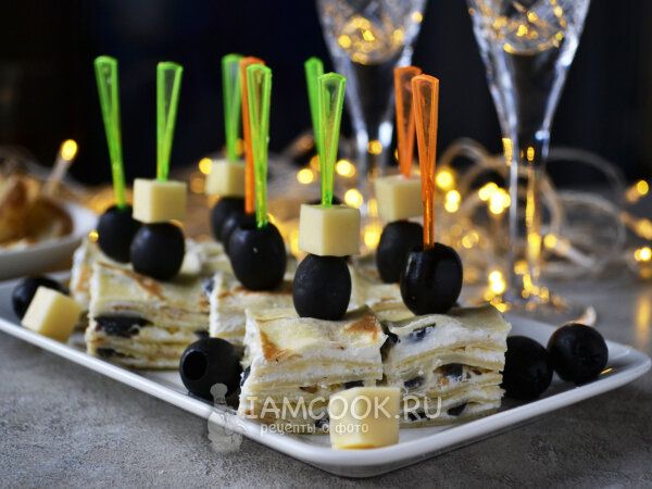 Вдохновение для новогоднего стола: канапе из блинов, которые покорят сердца гостей
