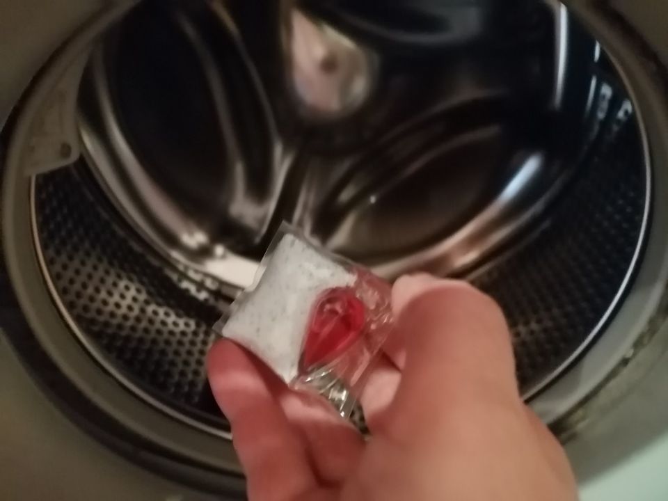Как справиться с запахом плесени в стиральной машине: простой и эффективный способ
