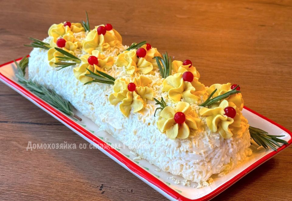 Новый взгляд на салат «Мимоза»: классика с современным штрихом