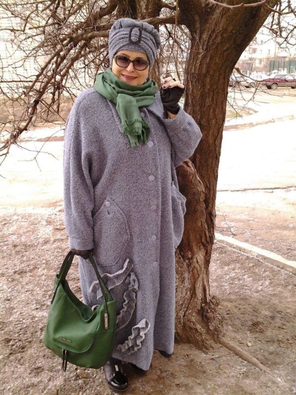 Стиль и грация: великолепные образы для женщин за 60 в 2025 году