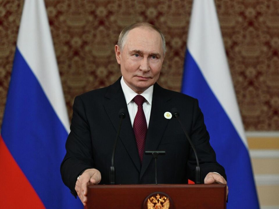 Путин подтвердил приоритет Конституции в политике России