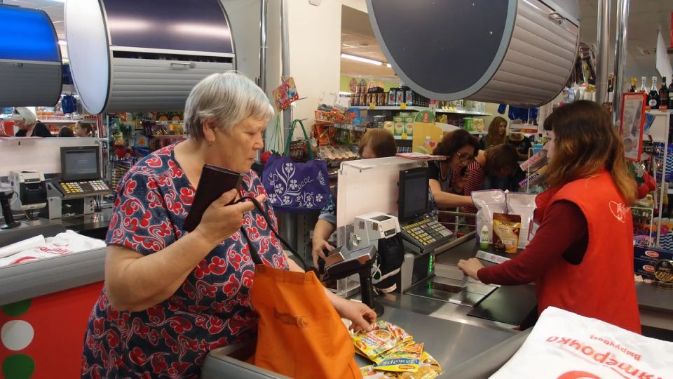 Как переход на безналичные расчёты ограничивает свободу граждан