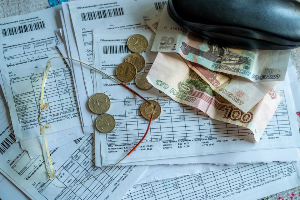 Как справиться с растущими долгами за коммуналку: практическое руководство