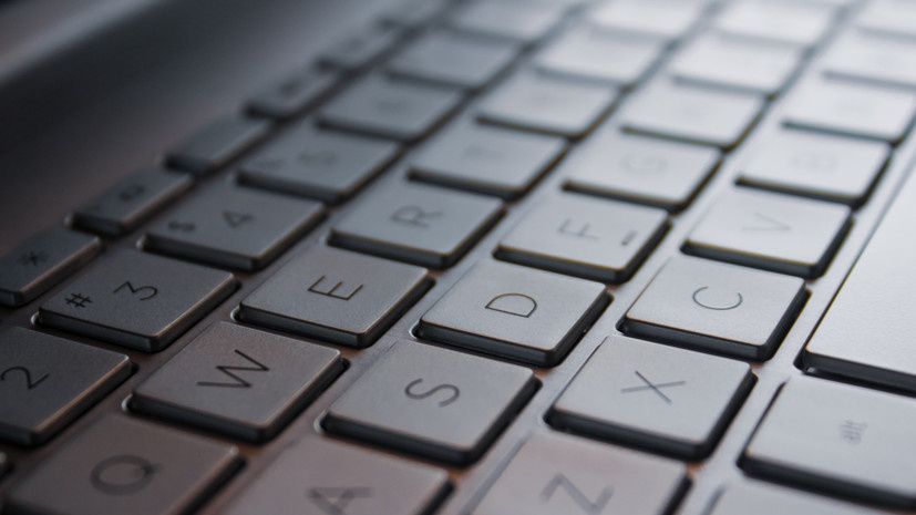 Почему клавиатура — главный источник микробов на рабочем месте?