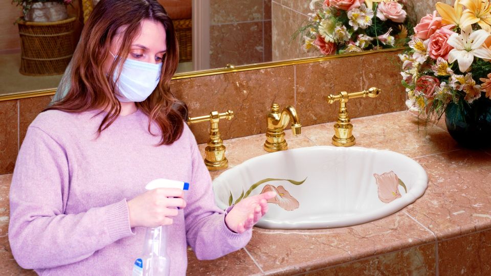 Все свое вожу с собой: российские туристы поделились необычными лайфхаками при заселении в отель