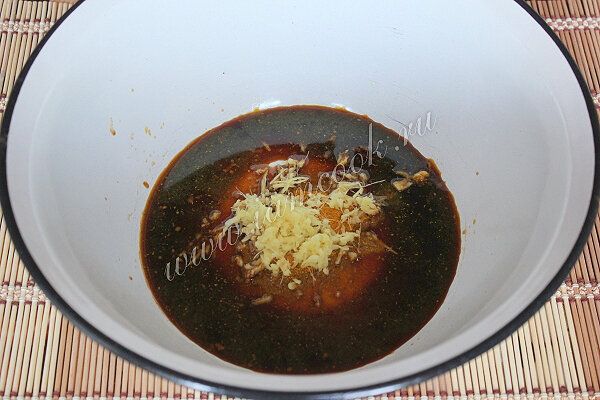 Шашлык из куриных бедрышек: нежный вкус в пикантном маринаде