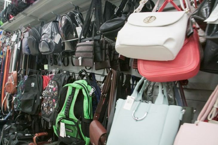 Любимая сумка прослужит годами: одна хитрость поможет сохранить аксессуар