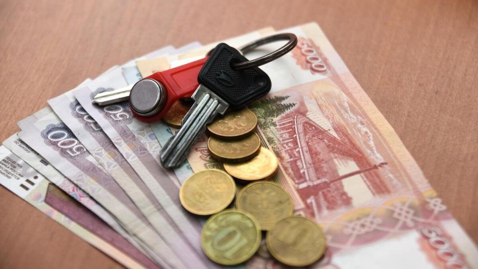 Сложная схема мошенничества: пенсионерка потеряла квартиру и деньги из-за хитроумных аферистов