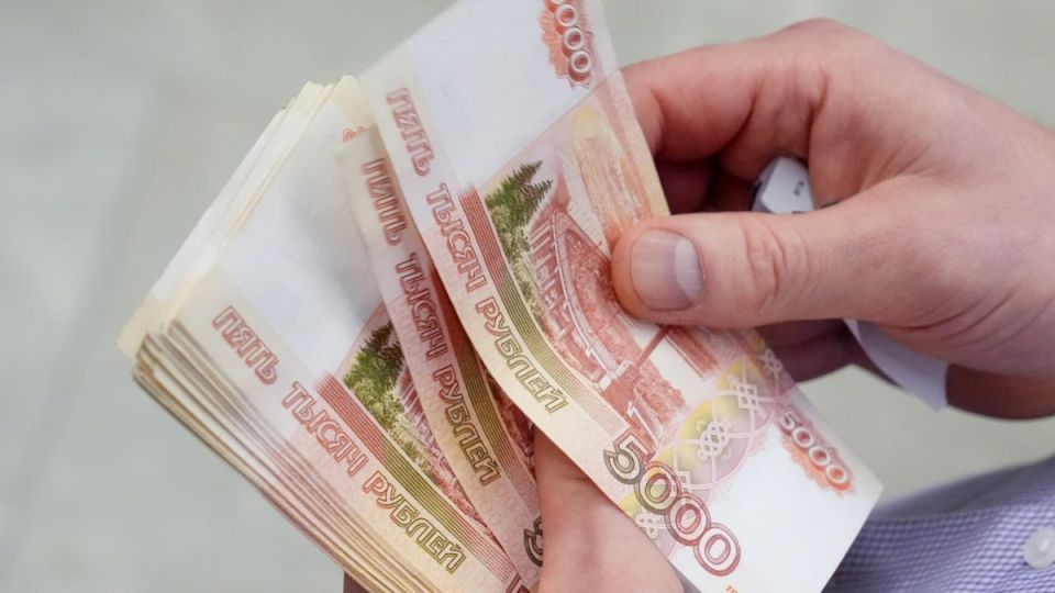 Ошибочный миллион: охраннику пришлось вернуть деньги, полученные по недоразумению