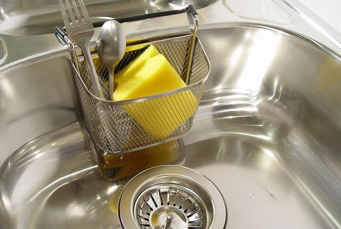 Эффективные и безопасные способы очищения забитой раковины без химии