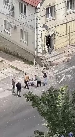           ,    200      