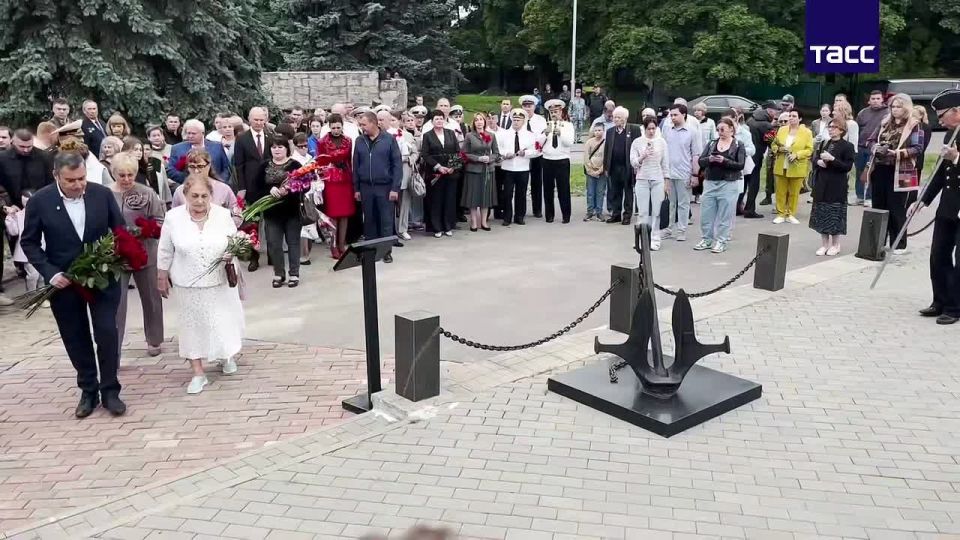  : ,   ,   25-   