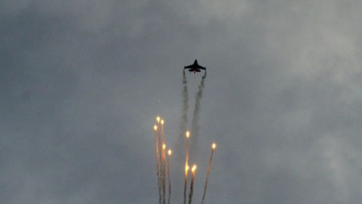   .     F-16:   . .    