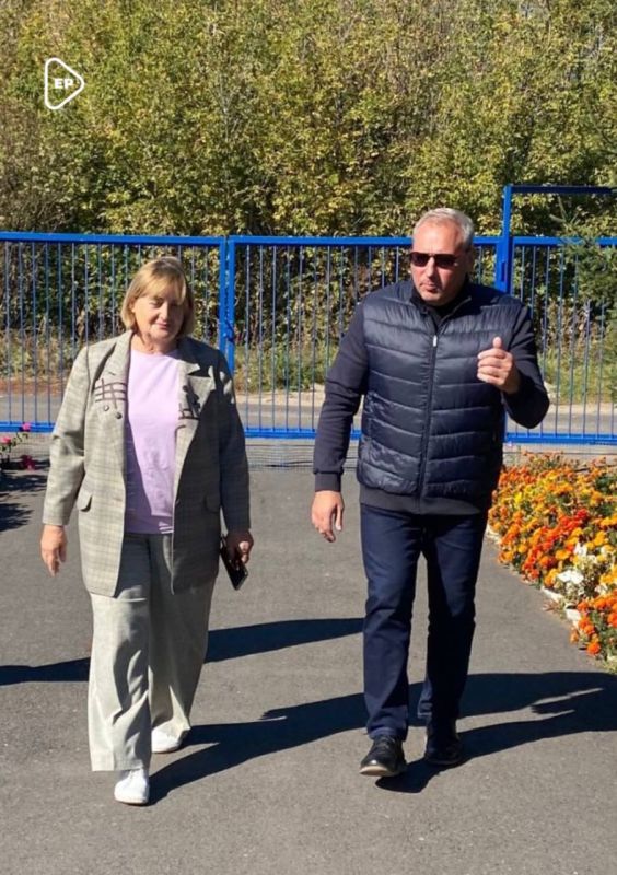 Партийный десант осмотрел в Курском районе ход ремонта соцобъектов