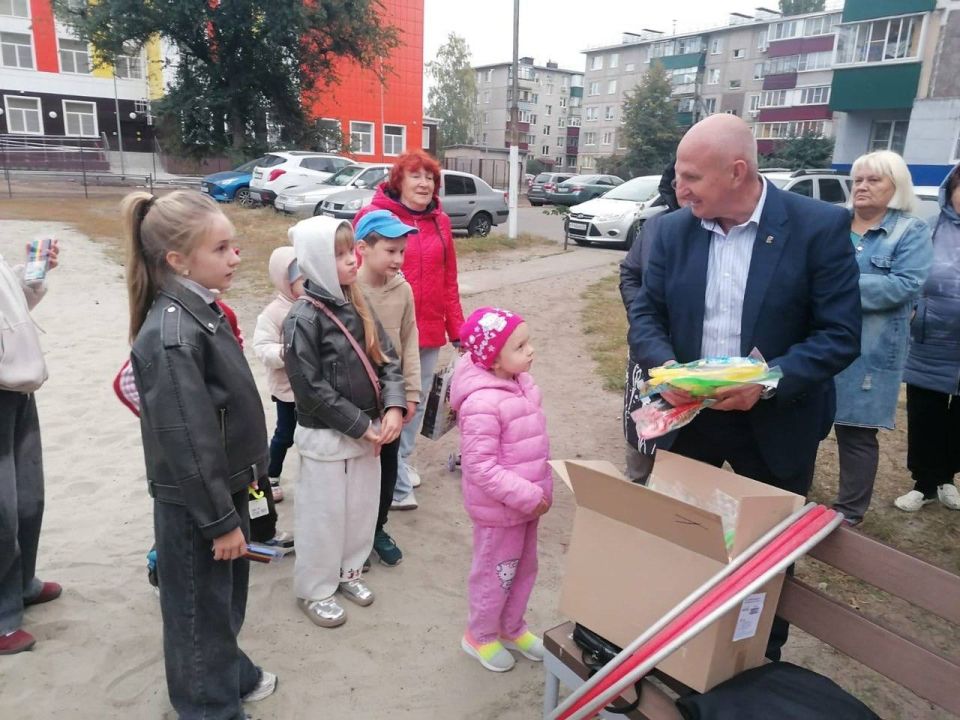 Партиец помог провести детский праздник