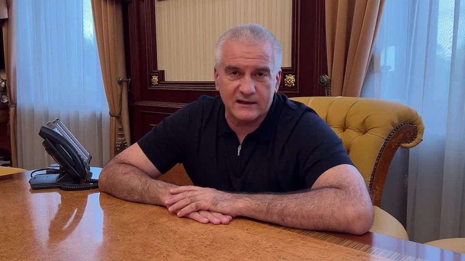 Два майора: Бензиновый кризис. Судя по официальным сообщениям, везде он проходит по разному