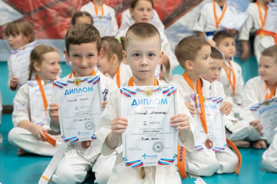 Единороссы поддержали юных спортсменов на областных соревнованиях по киокусинкай