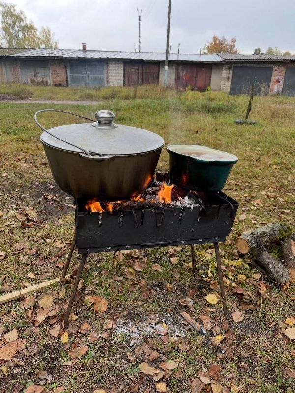Записки ветерана: В Шостке, которую за участие в агрессии против Курской области закономерно лишили света, воды и газа, готовят теперь еду на кострах