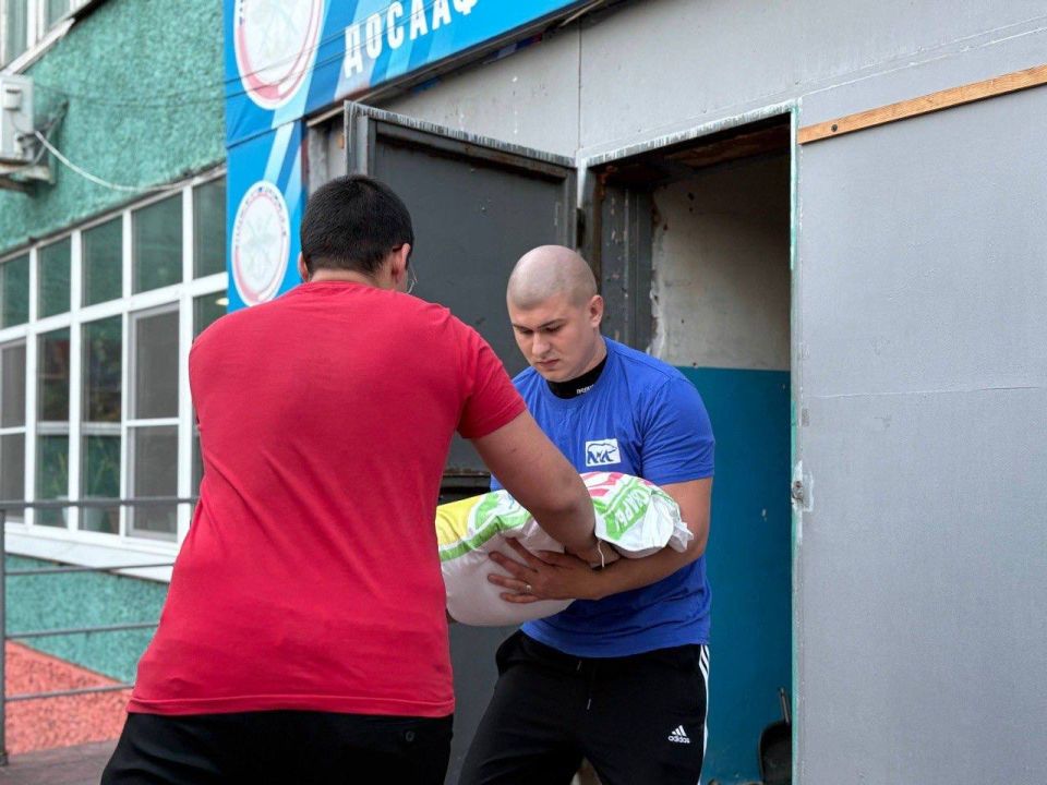Единороссы Самарской области привезли в Курск гумпомощь для бойцов СВО