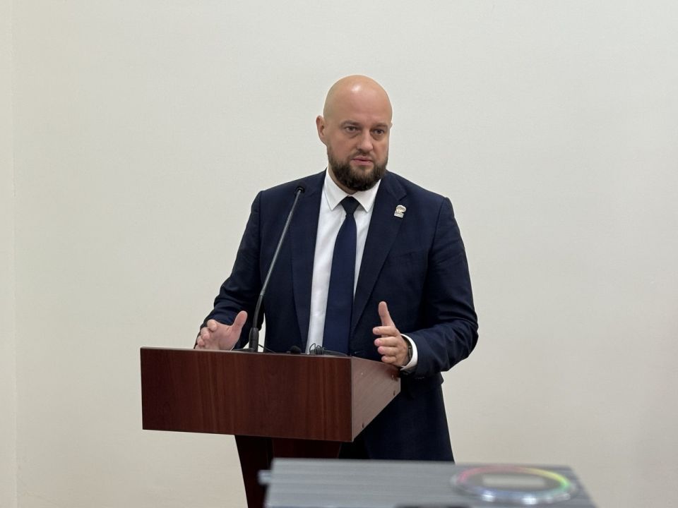 Новым мэром Курска единогласно избран Евгений Маслов.