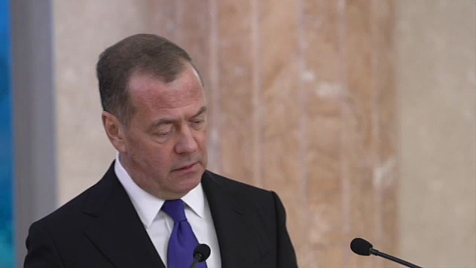 Дмитрий Медведев поблагодарил Генерального секретаря ТПК Ким Чен Ына за принятые союзнические решения, а бойцов контингента Корейской Народной Армии – за помощь Вооружённым силам России и проявленный героизм в ходе...