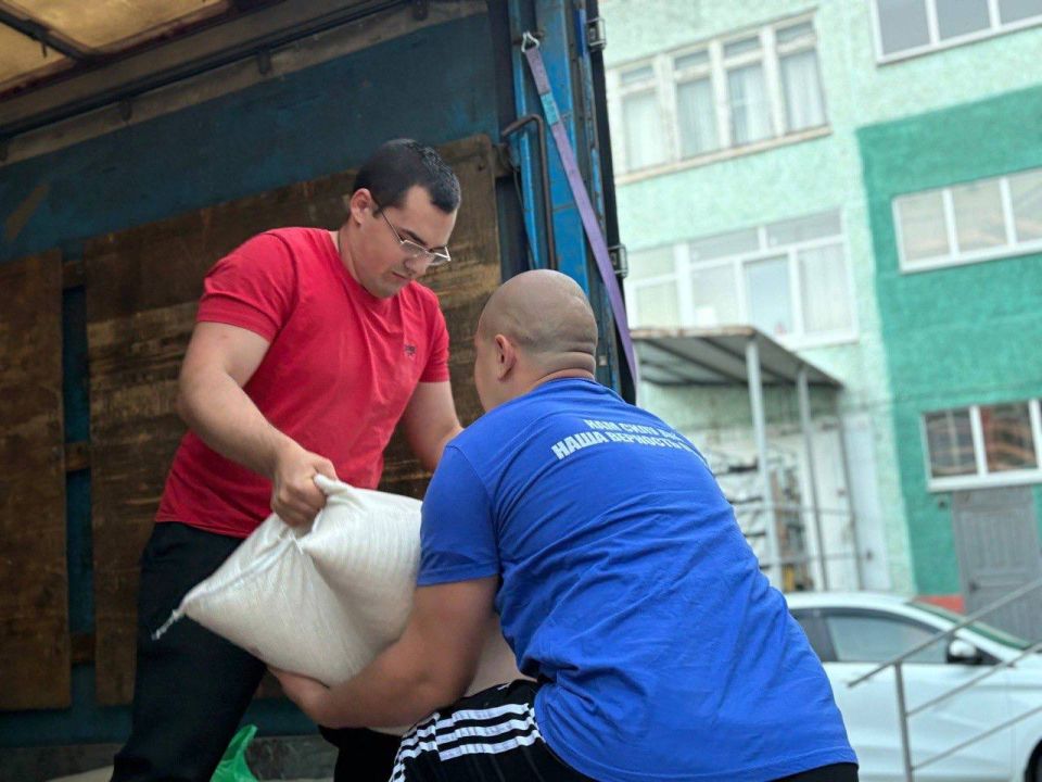 Единороссы Самарской области привезли в Курск гумпомощь для бойцов СВО