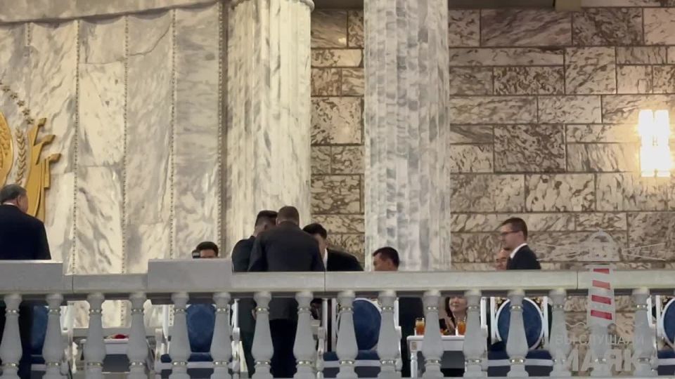 Дмитрий Медведев поблагодарил Ким Чен Ына за помощь в проведении контртеррористической операции в Курской области и отметил прекрасную слаженностью армии КНДР, продемонстрированную на параде в Пхеньяне