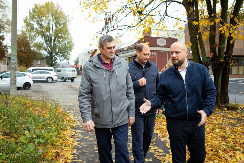 Евгений Маслов: Друзья, поступает очень много обращений ко мне