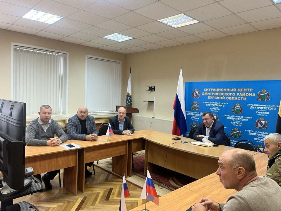 Сергей Ливенцев: Традиционно рабочая неделя началась с заседания Правительства Курской области, которое состоялось под председательством Губернатора Курской области А.Е. Хинштейна, в режиме ВКС