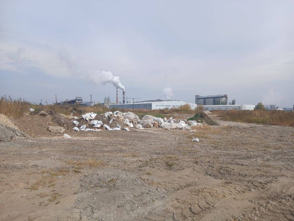 В ходе личного приема ко мне обратился житель Золотухинского района Курской области с просьбой разобраться в проблеме загрязнения окружающей среды при осуществлении деятельности Золотухинского сахарного завода...