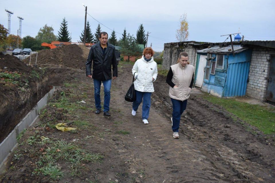 Единороссы осмотрели ход реконструкции сетей водоснабжения