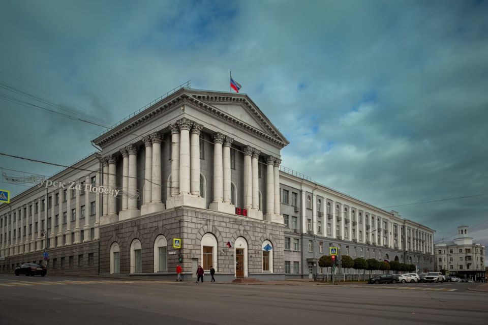 Евгений Маслов: Друзья, знаю, что в городе остро стоит вопрос с парковками на газонах