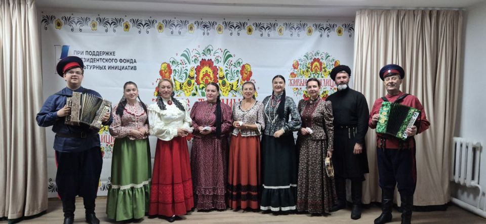 В поселке Солнечный Золотухинского района подошёл к завершению масштабный проект культурно-образовательных Folk-концертов «Живые традиции», посвященный сохранению и популяризации народного творчества