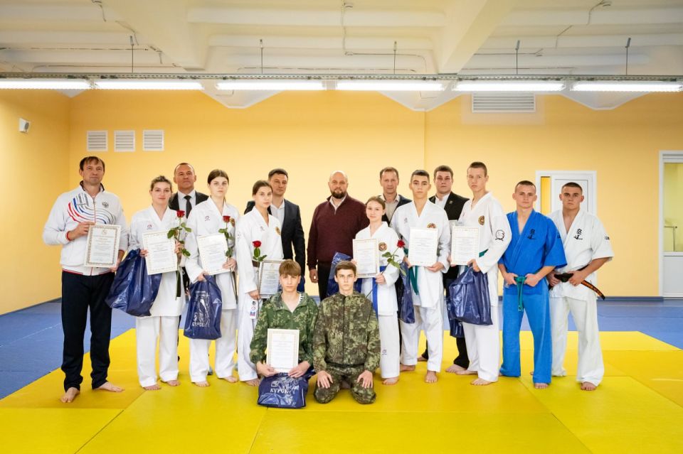 Евгений Маслов: Сегодня у меня была прекрасная возможность на базе гимназии №25 встретиться с нашими талантливыми юными каратистами из спортивной школы имени Николая Солодухина