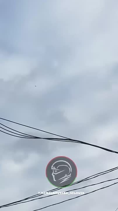 Дрон-камикадзе AQ 100 Bayonet (немцы называют HF-1) во время атаки на слобода Белая в Курской области