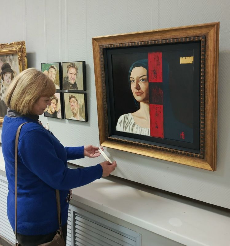 До 8 ноября в Выставочном зале Малевича работает выставка «НОЙ ПЛЮС»