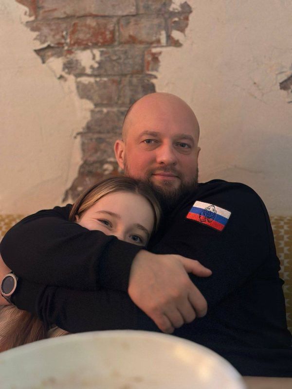 Евгений Маслов: Дорогие наши папы!. Сегодня особый день, когда мы поздравляем тех, кто является опорой и примером для своих детей