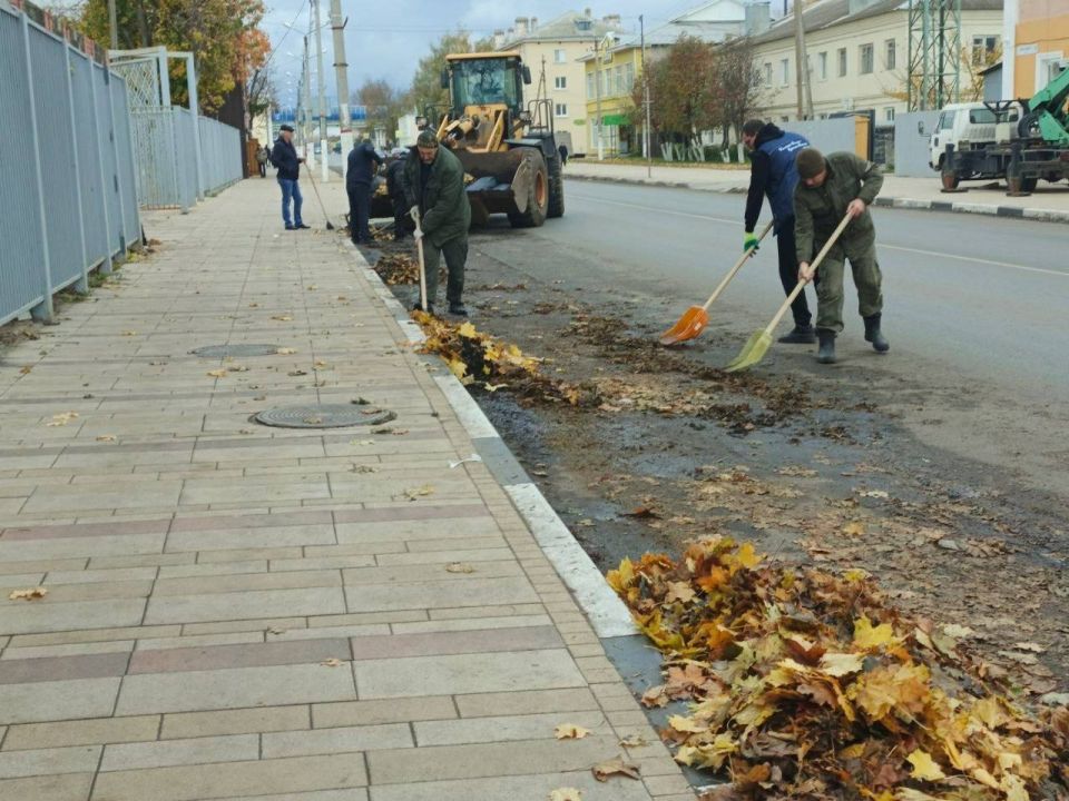 Единороссы начали сезон осенних субботников