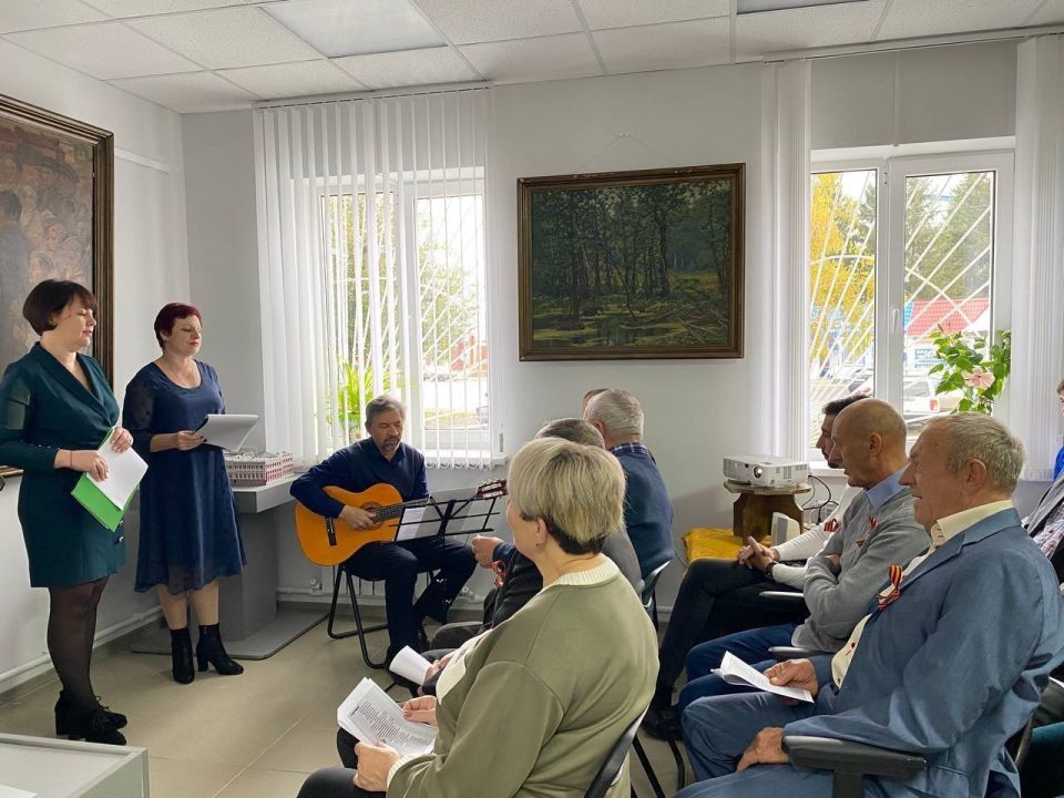 Партийцы вспоминали вместе песни отцов