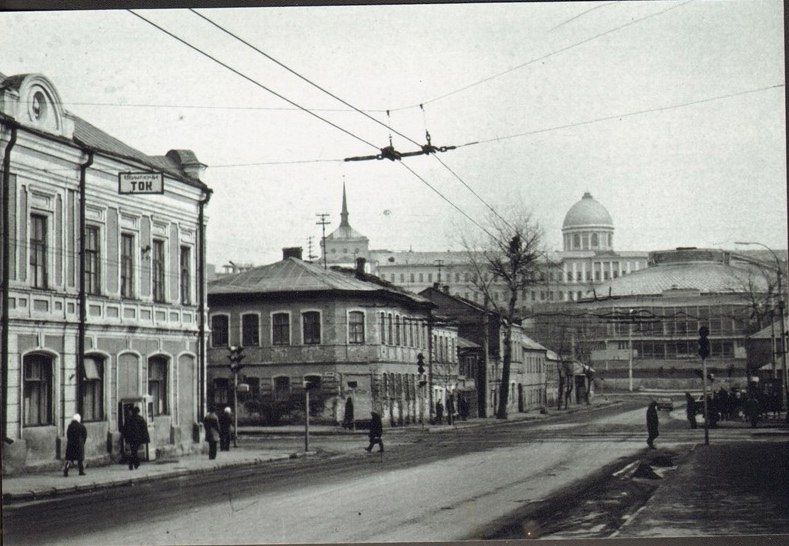 Курск. Ул. Красной Армии от Добролюбова до ул. Александра Невского
