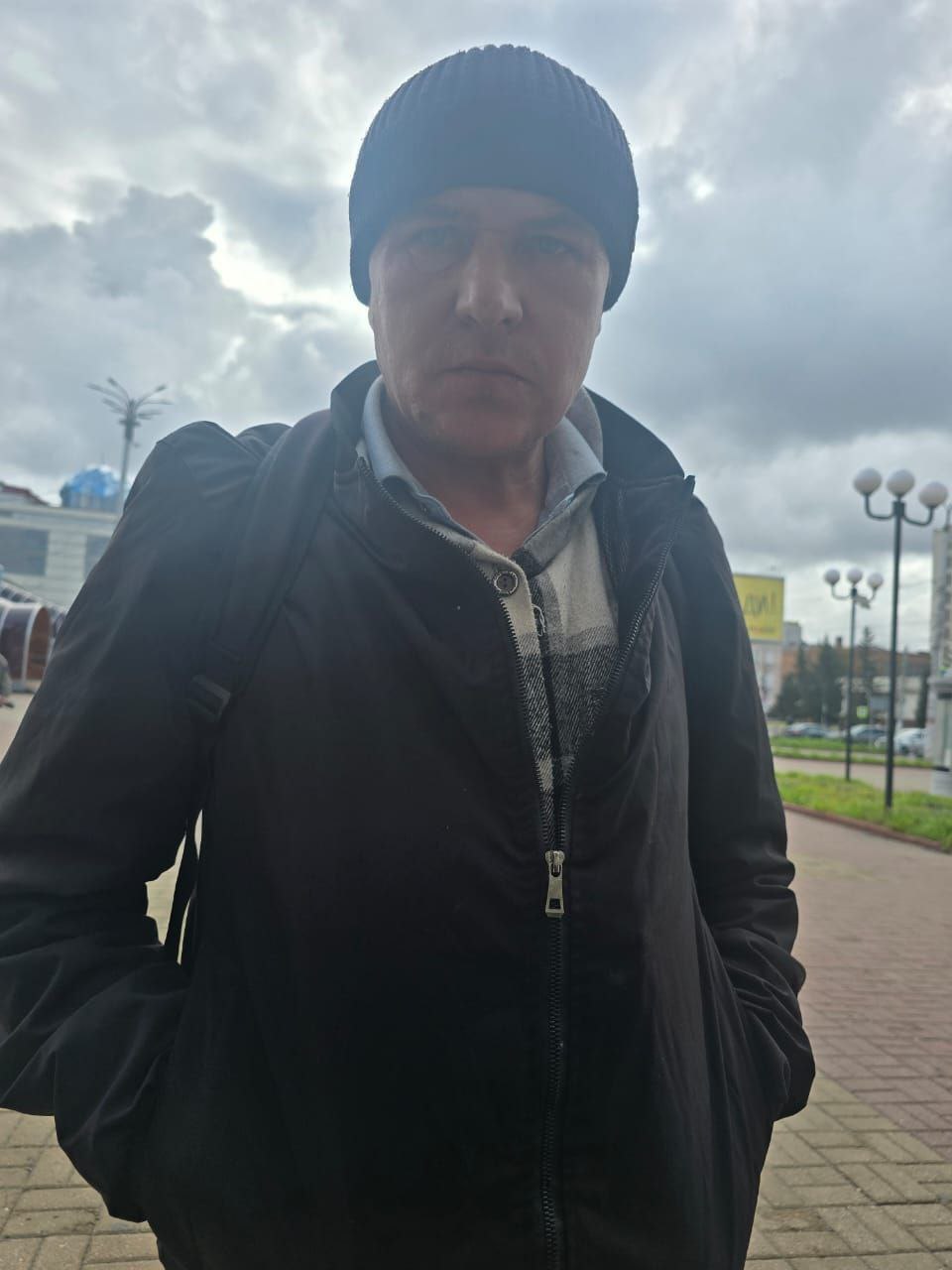 В Курске полиция разыскивает мужчину, обоснованно подозреваемого в краже