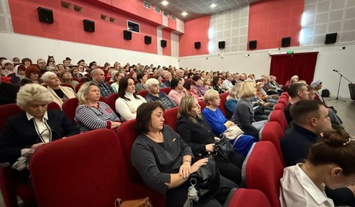 В Курске на встрече с главой города жители пожаловались на бродячих собак