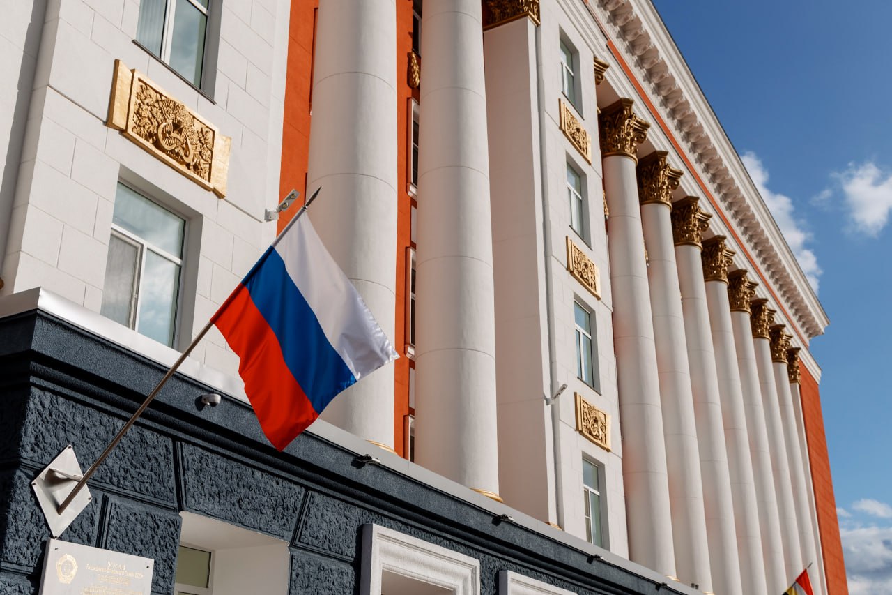 Президент России Владимир Путин подписал указ о награждении медицинских работников из Курской области государственными наградами