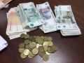 Московский пенсионер как курьер мошенников забирал деньги у курян