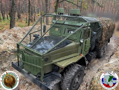 Два майора: Фронтовая броня. Весточка с фронта! Фотопривет от наших бойцов! "Наш красавец в своей естественной среде обитания - где-то в лесу между Курском и Сумами"! Спасибо всем, кто продолжает помогать в спасении жизней...