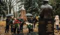 В Курске возложили цветы на могилу Героя Советского Союза Михаила Булатова