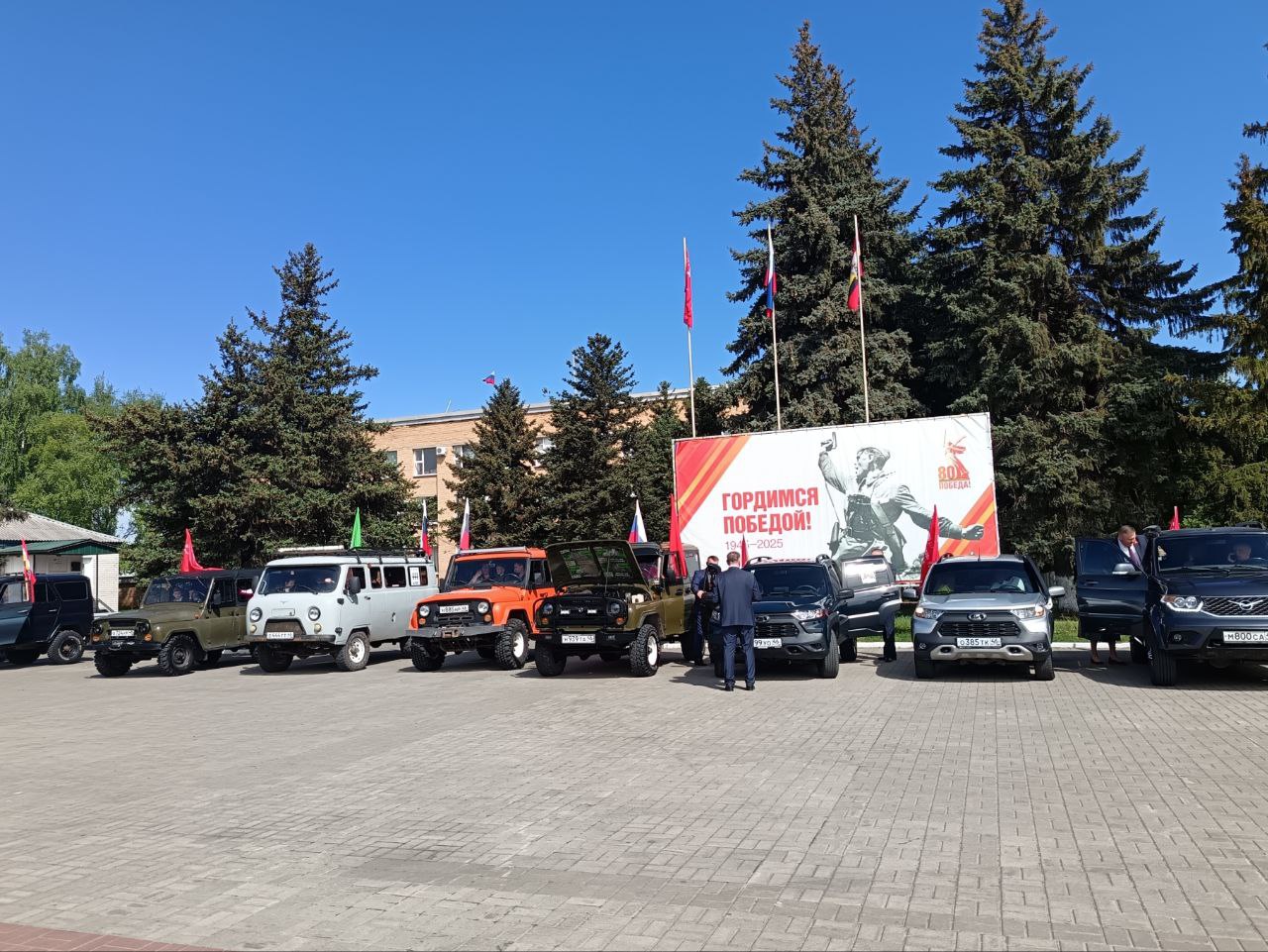 Олег Быковский: Уважаемые работники и ветераны автомобильного транспорта Октябрьского района!